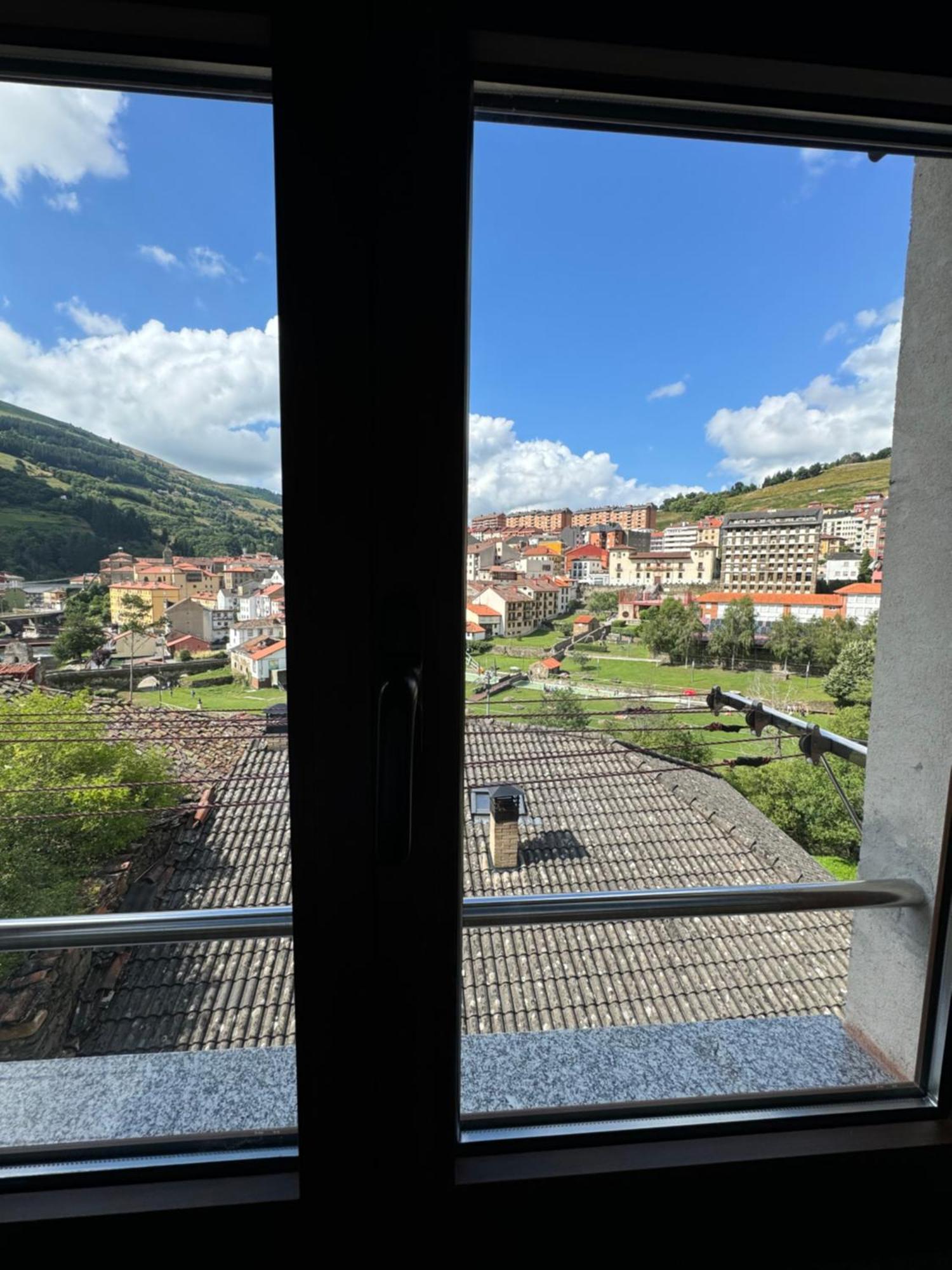 Apartamentos El Cascarin Cangas De Narcea Bagian luar foto